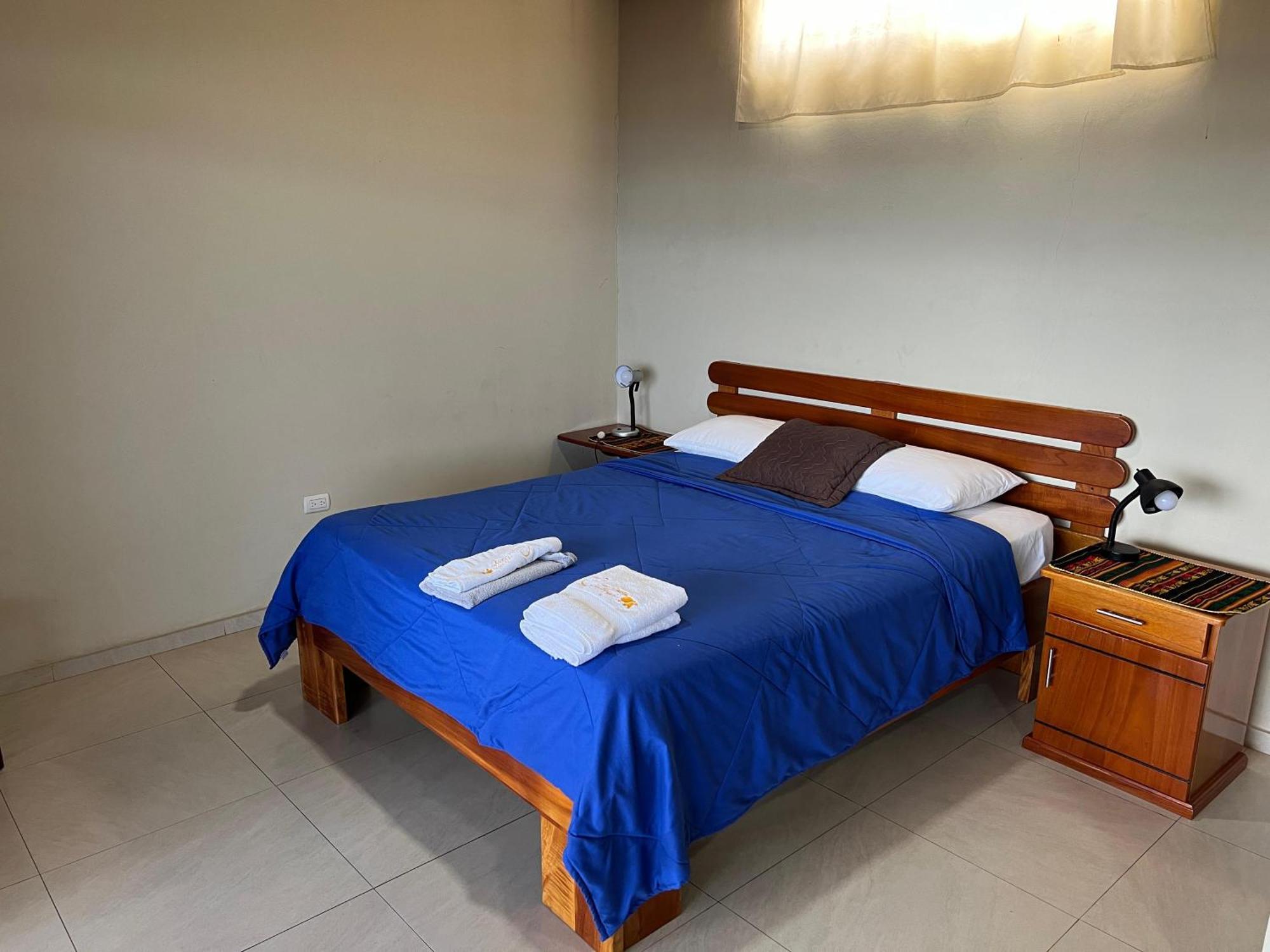 פוארטו בקריסו מורנו Hostal Cattleya מראה חיצוני תמונה
