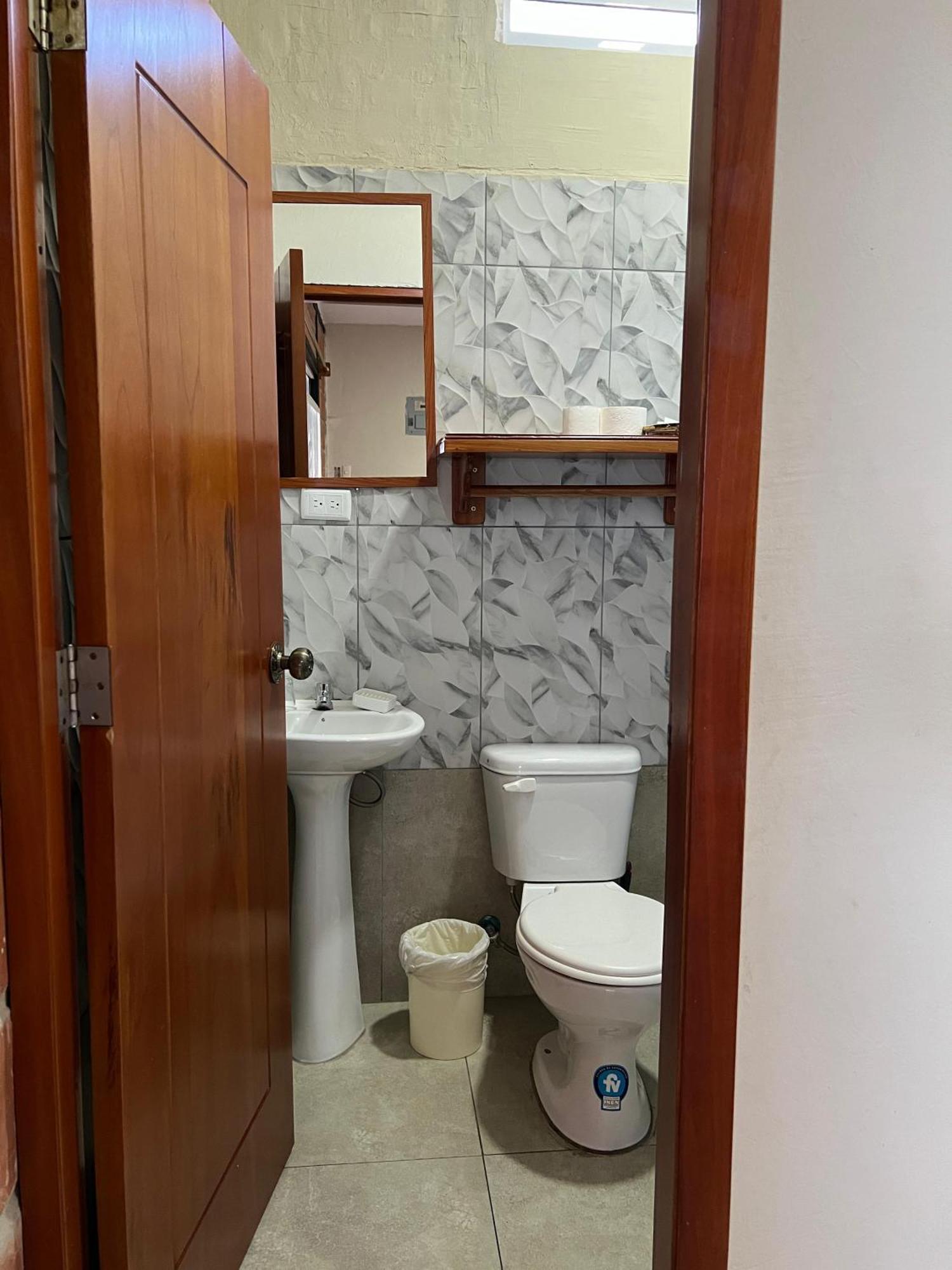 פוארטו בקריסו מורנו Hostal Cattleya מראה חיצוני תמונה