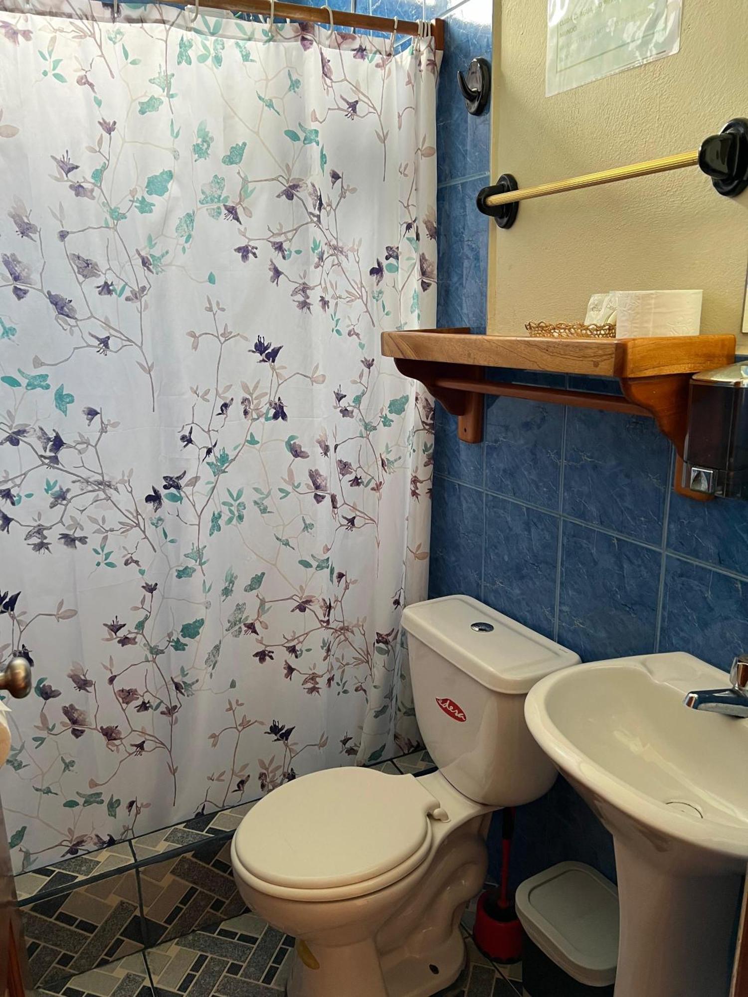 פוארטו בקריסו מורנו Hostal Cattleya מראה חיצוני תמונה